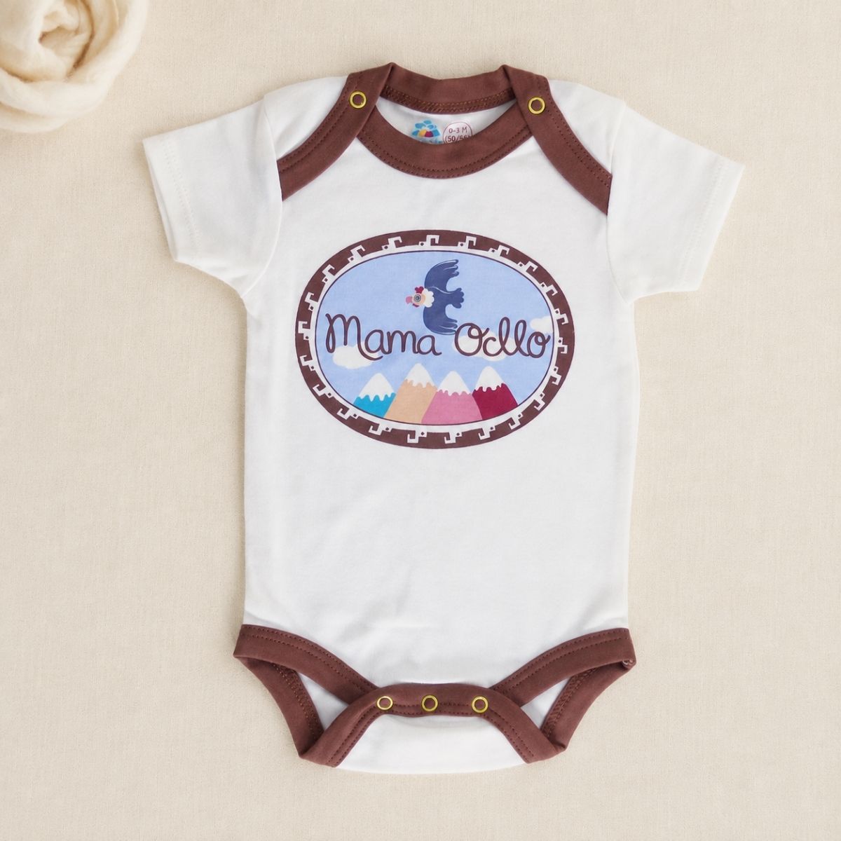 Bio Babybody aus weicher Pima-Baumwolle in Größe 50/56 mit kurzem Arm und weiter Kragenöffnung