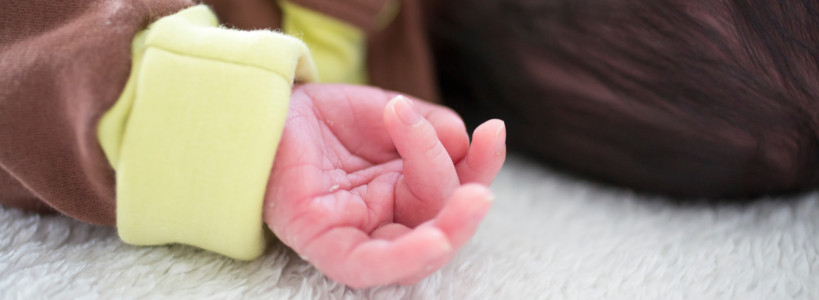Neugeborene und ihre Schwachstellen - Scharfe Fingernägel