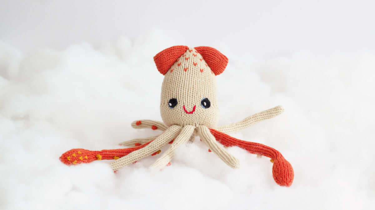 Bio Kuscheltier Kalmar als Geschenkidee für Neugeborene und Frühchen