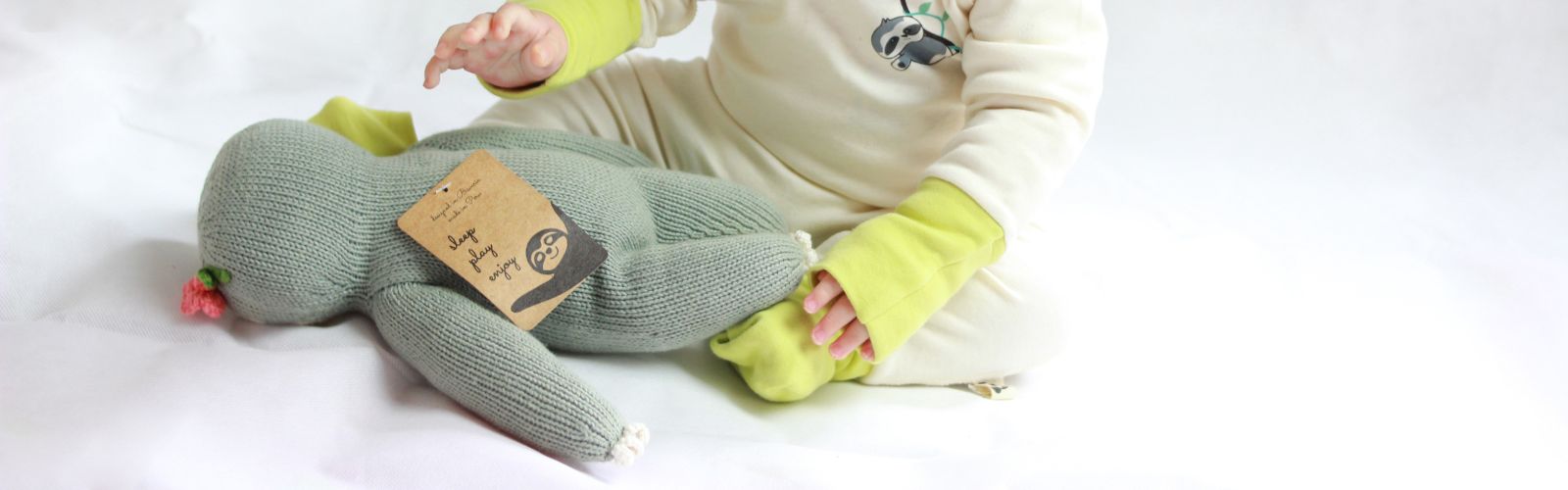 Neurodermitis Kleidung für Babys aus weichem, hautfreundlichem Stoff – mit Kratzschutz an Händen und Füßen zur Beruhigung empfindlicher Babyhaut