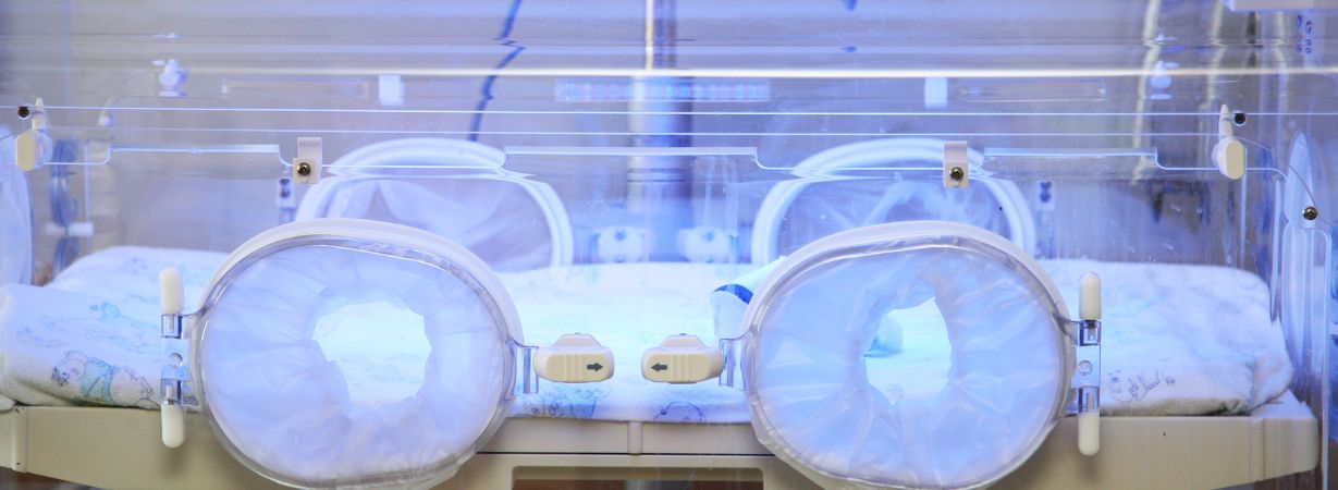 Inkubator für Frühchen in der Geburtsklinik