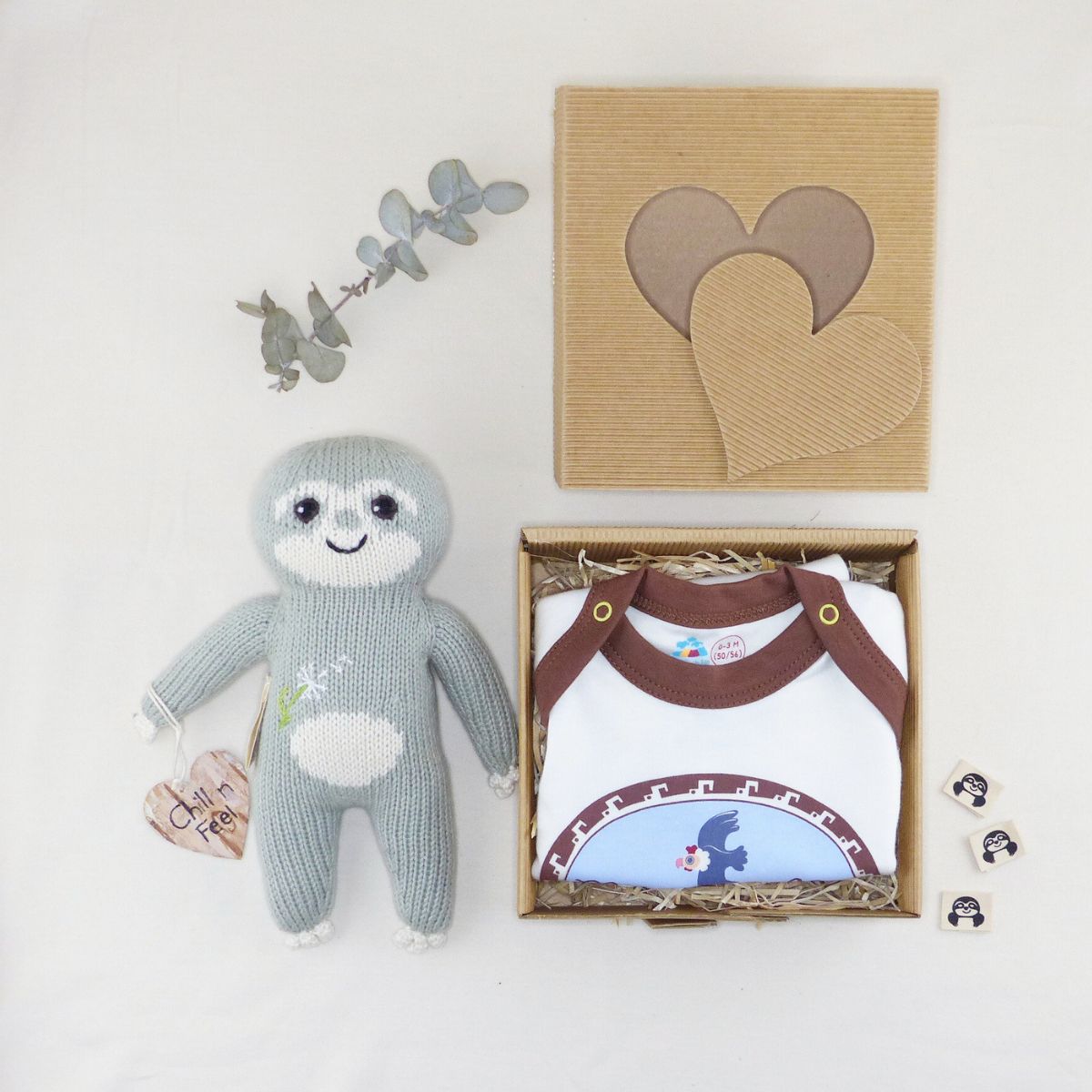Geburtsgeschenk für Wunschkinder mit Faultier, Herz-Geschenkbox und Kondorbody