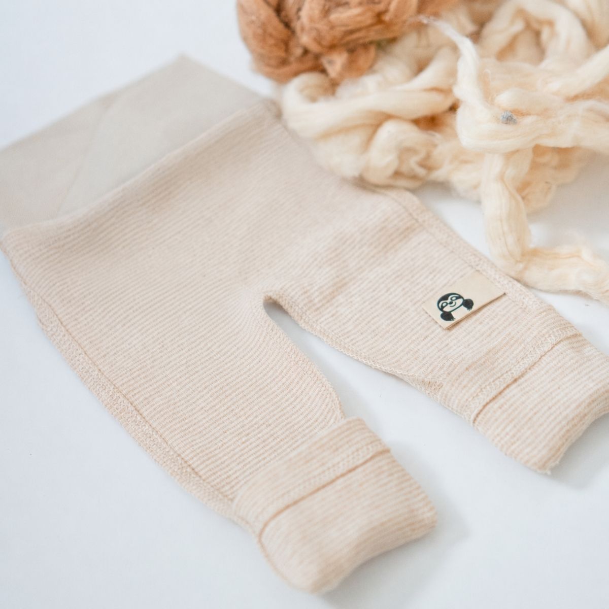 Frühchen Hose aus weicher Pima Baumwolle in Naturbeige mit umschlagbaren Bündchen