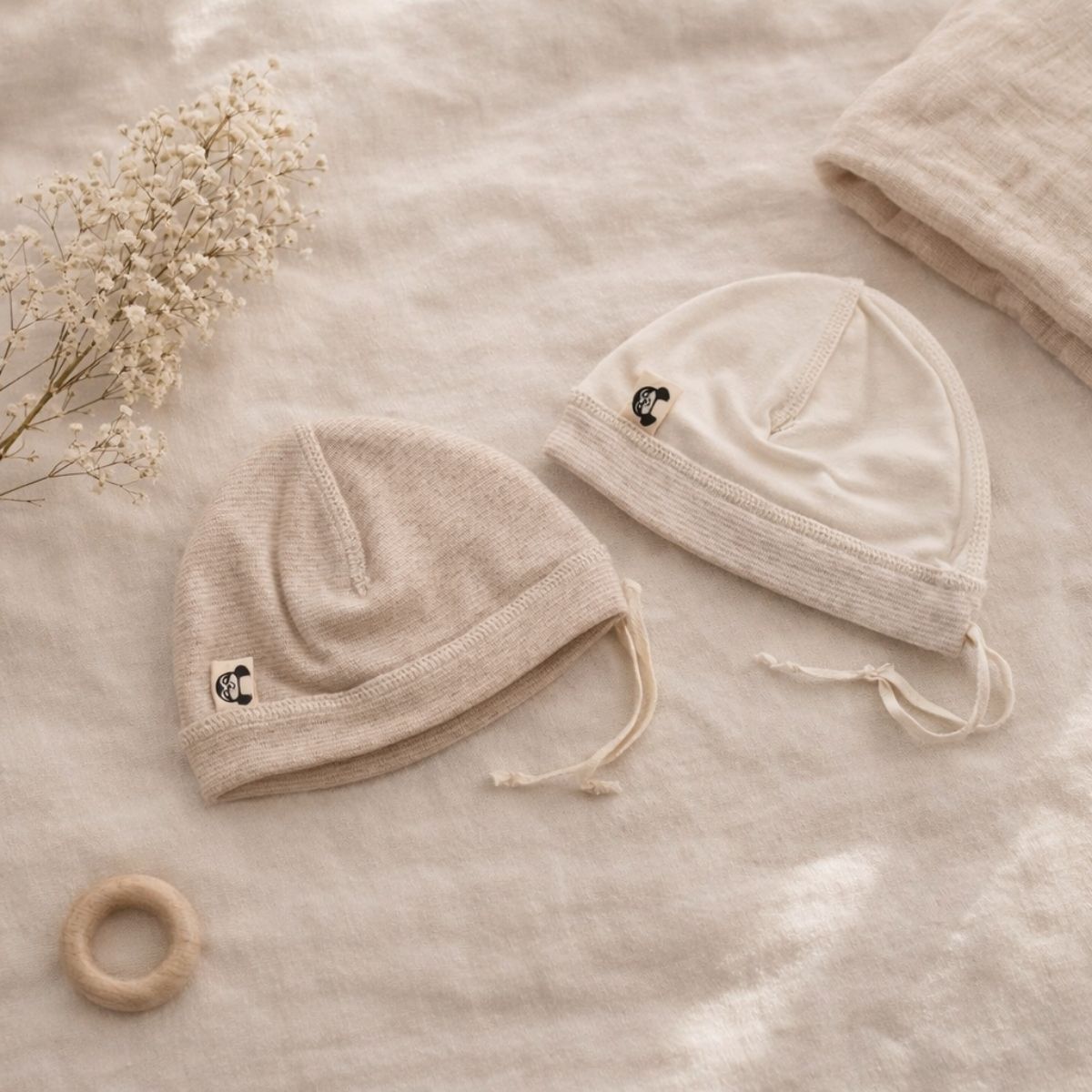 Frühchen Mütze aus Bio-Baumwolle für Neugeborene – weiche Baby Mützen für Frühchen mit sanftem Bindeband