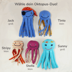 Zwei blaue handgemachte Oktopus-Kuscheltiere aus Bio-Baumwolle als Geschwistergeschenk