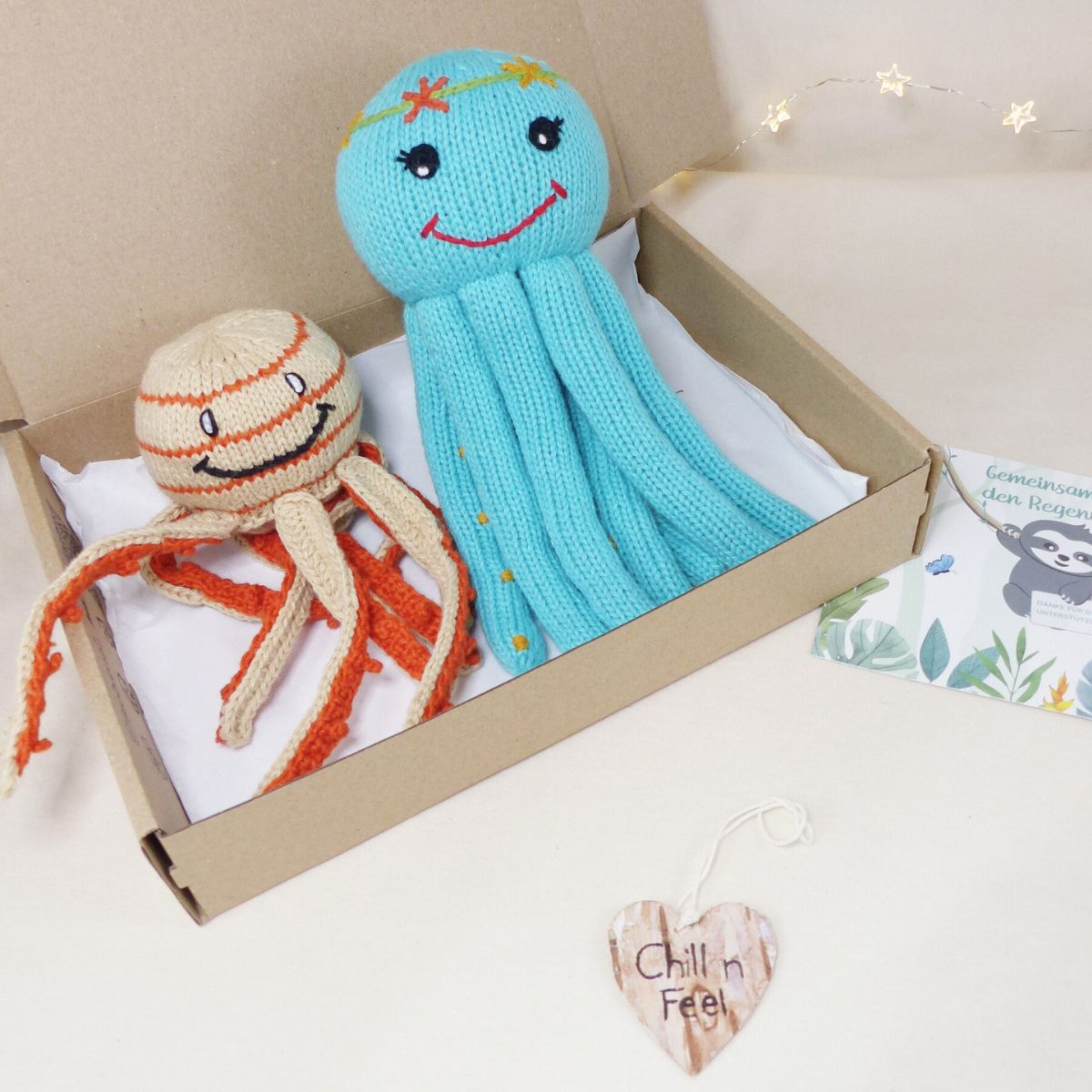 Handgemachtes Oktopus-Kuscheltier-Set aus Bio-Baumwolle, verpackt als Geschenk für Geschwister