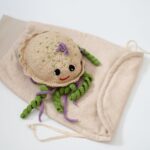 Geschenk für Frühchen mit Strampelsack und Kuschel-Qualle