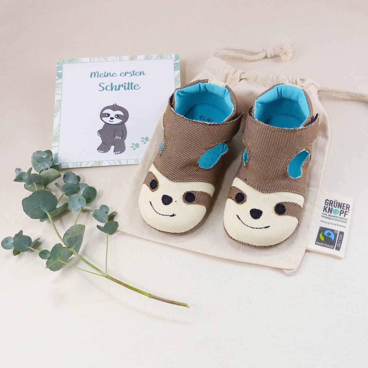 Geschenkset „Meine ersten Schritte“ mit veganen Babyschuhen, Meilensteinkarte und Bio-Baumwollbeutel