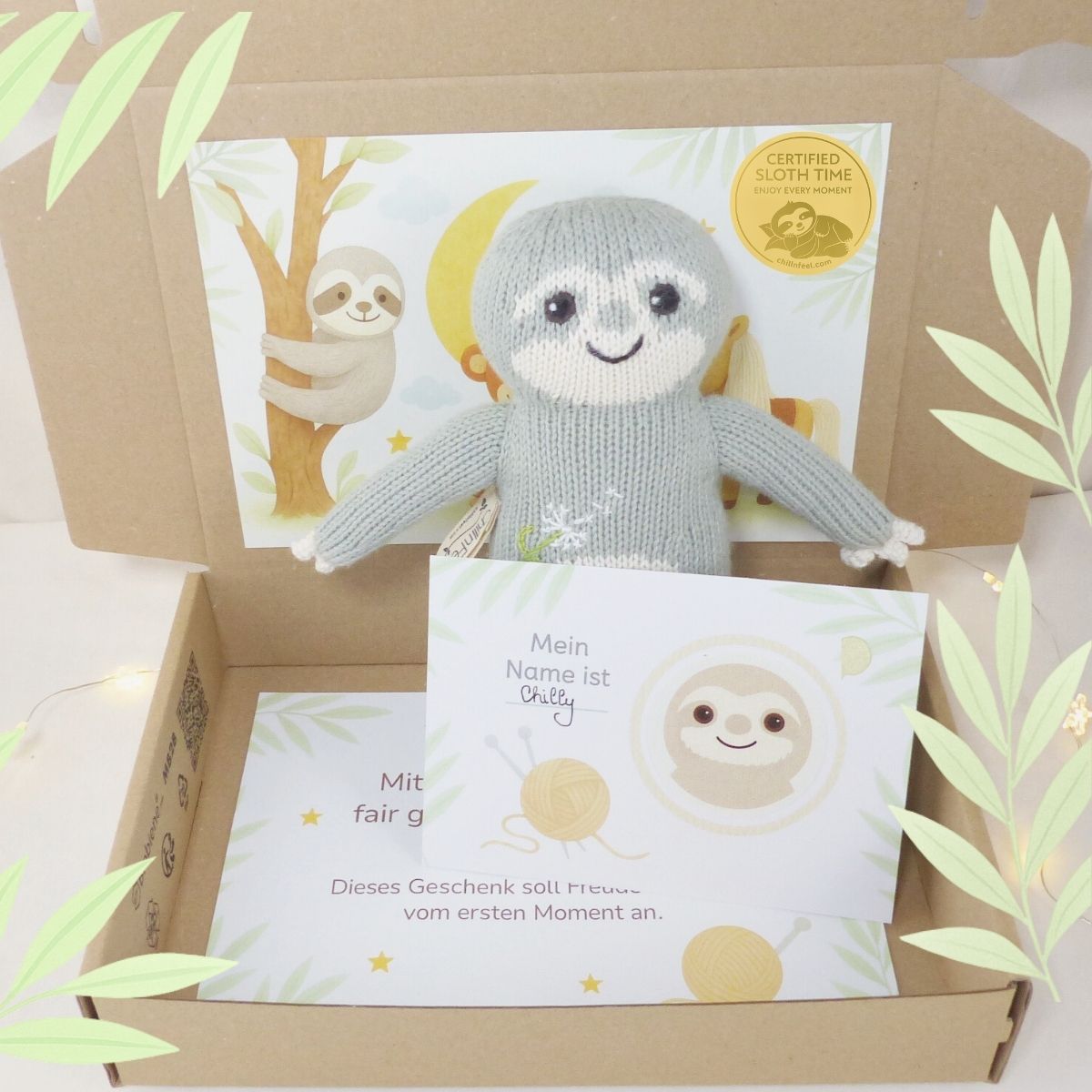 Personalisiertes Kuscheltier Faultier in Geschenkbox mit Namenskarte