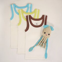 Kinder Unterhemden 3er Set – nahtlos & sanft zu sensibler Haut, ideal bei Neurodermitis. Bio-Pima Baumwolle in drei Farben mit Kuscheltier.