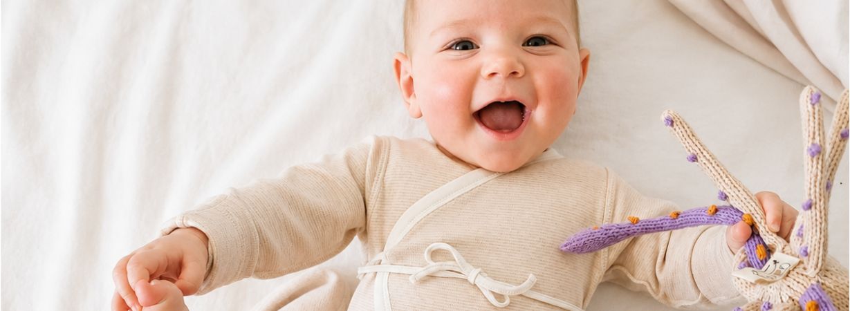 Neugeborenes im Sommer: lange Kleidung bei 30 °C?