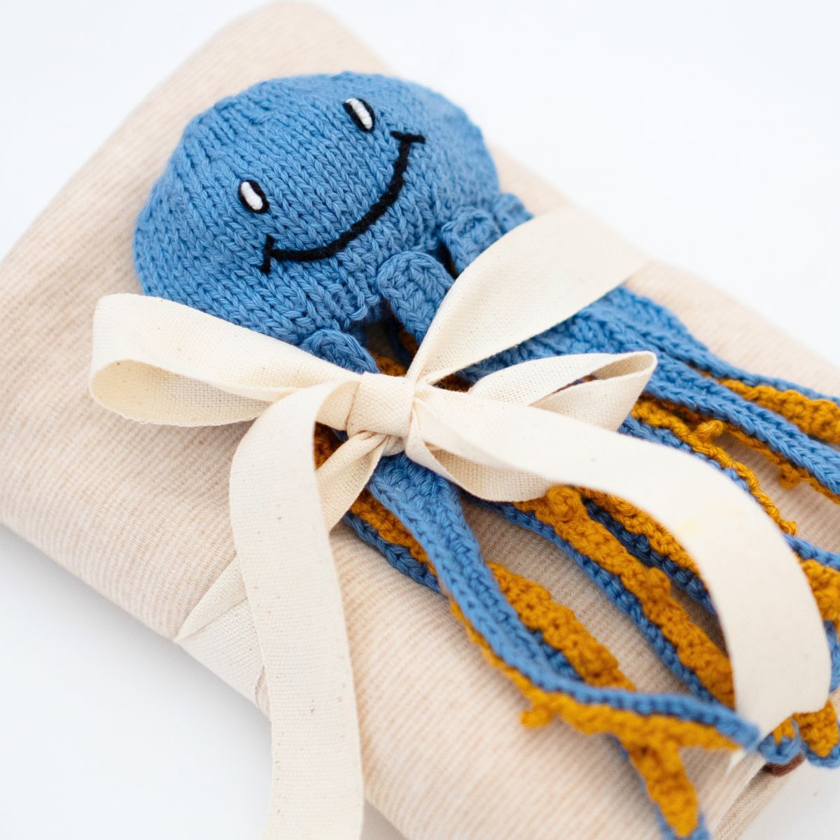 Frühchenkleidung als hochwertiges Geschenkset mit Oktopus, liebevoll verpackt