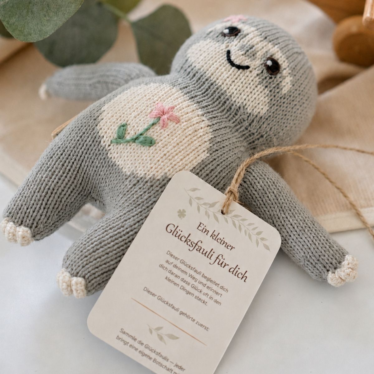 Baby Faultier Blumen-Fauli mit liebevoller Glücksbotschaft