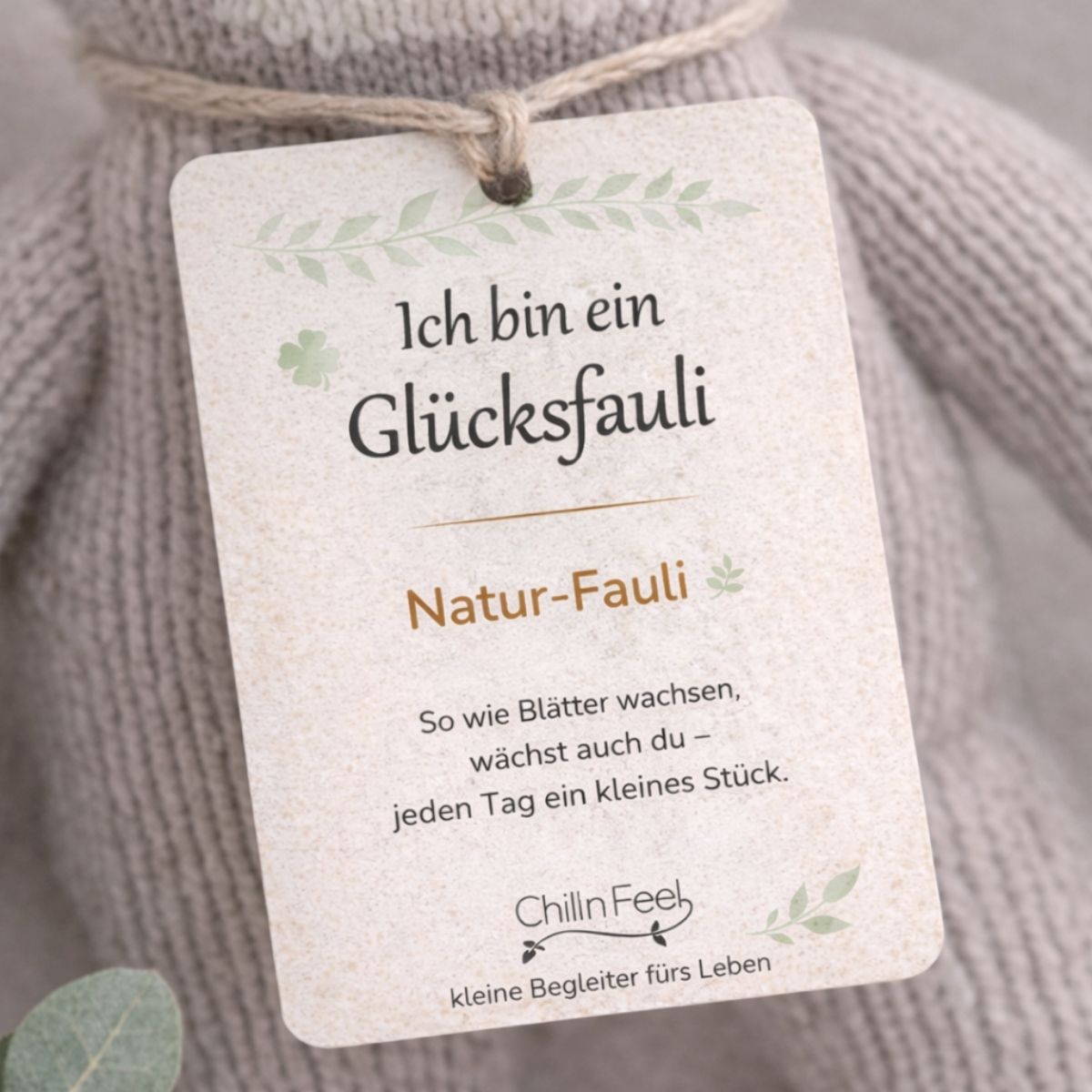 Hangtag am kuscheltier faultier Natur-Fauli mit sanfter Botschaft