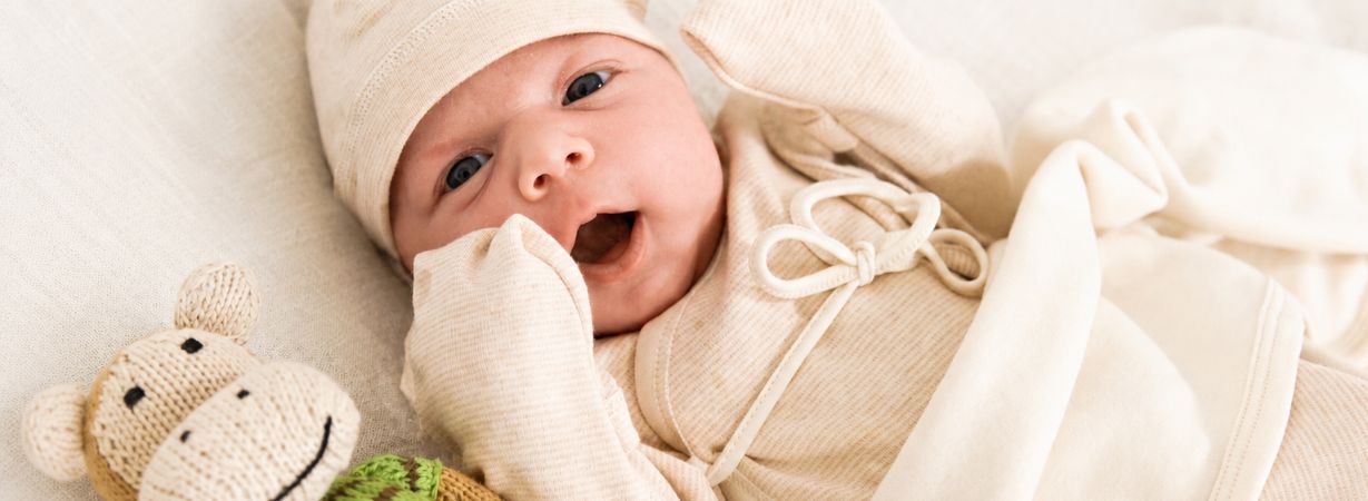 Frühchen in weicher Kleidung aus Pima Baumwolle für empfindliche Babyhaut