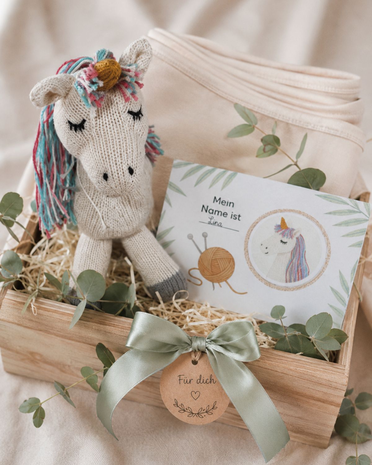 Babygeschenk mit persönlicher Namenskarte, Einhorn Kuscheltier und Babydecke